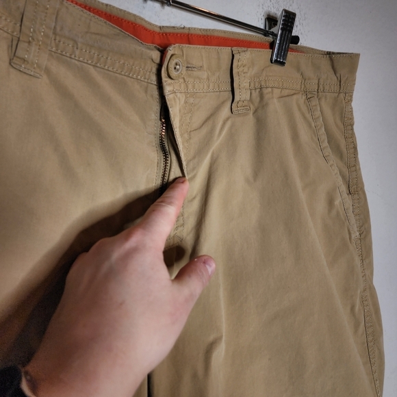 Columbia khaki shorts - Picture 10 of 13